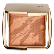 Shimmering and glowing lighting bronzer